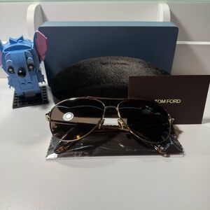 Brand New ✨ Authentic Italian Luxury | Tom Ford FT0823 CLARK ✨